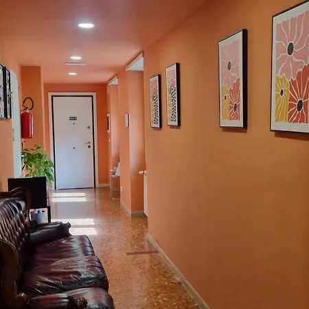 Bam Bam Tiburtina Guesthouse-3